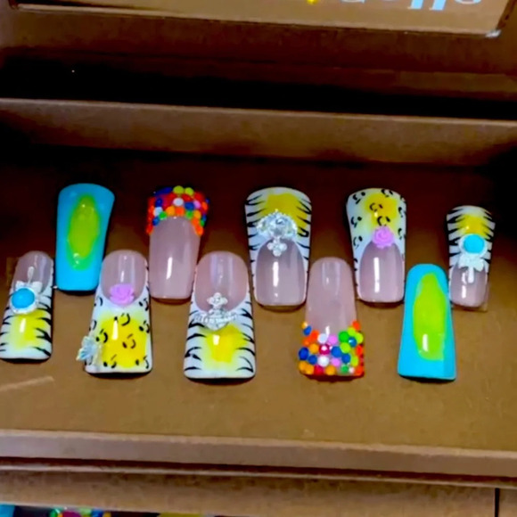 Handmade Ducktail press on nails. New in the box 10 piece - Picture 6 of 16